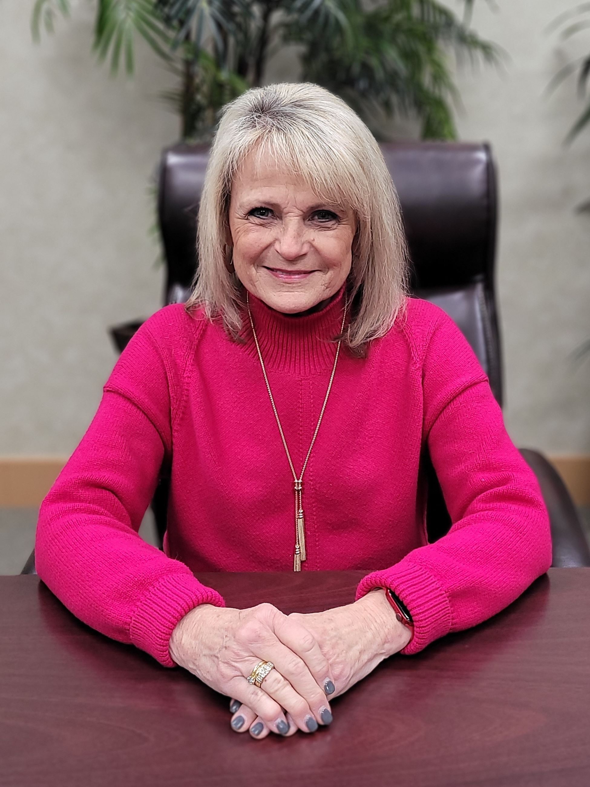 Portrait photo of Beverly Peek.